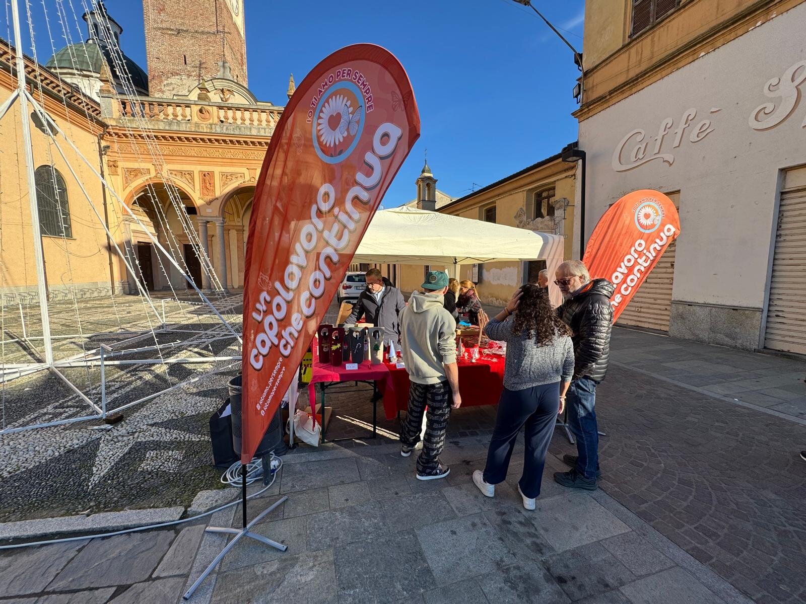 Stand dell'associazione in piazza